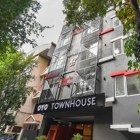 Hotel Oyo Townhouse 255 Indiranagar Double Road